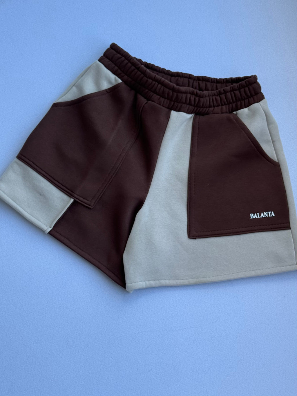 Short Bicolor Arena y Chocolate