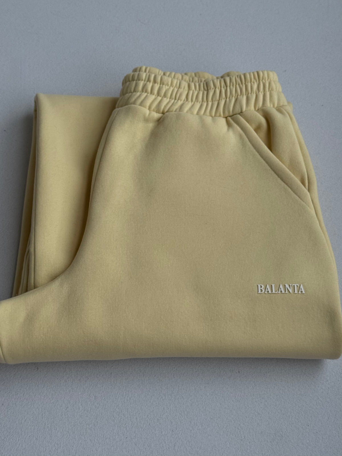 Sudadera Jogger  Clásica Amarilla