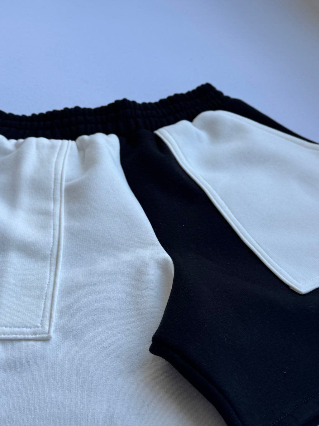 Shorts bicolor Blanco y Negro