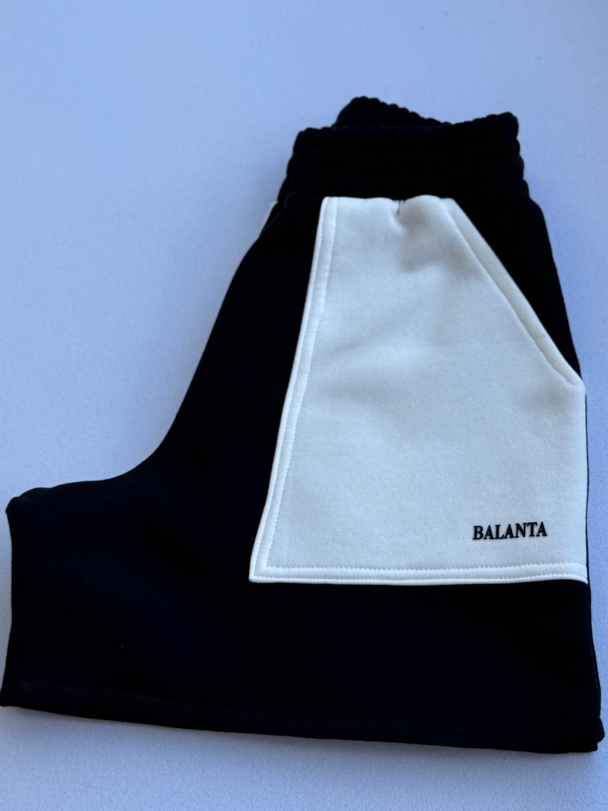 Shorts bicolor Blanco y Negro