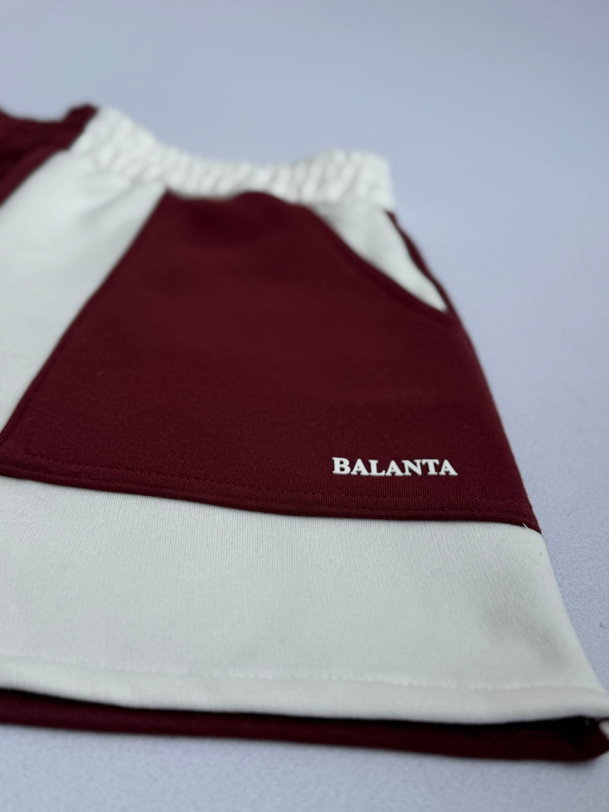 Shorts Bicolor Vino y Blanco