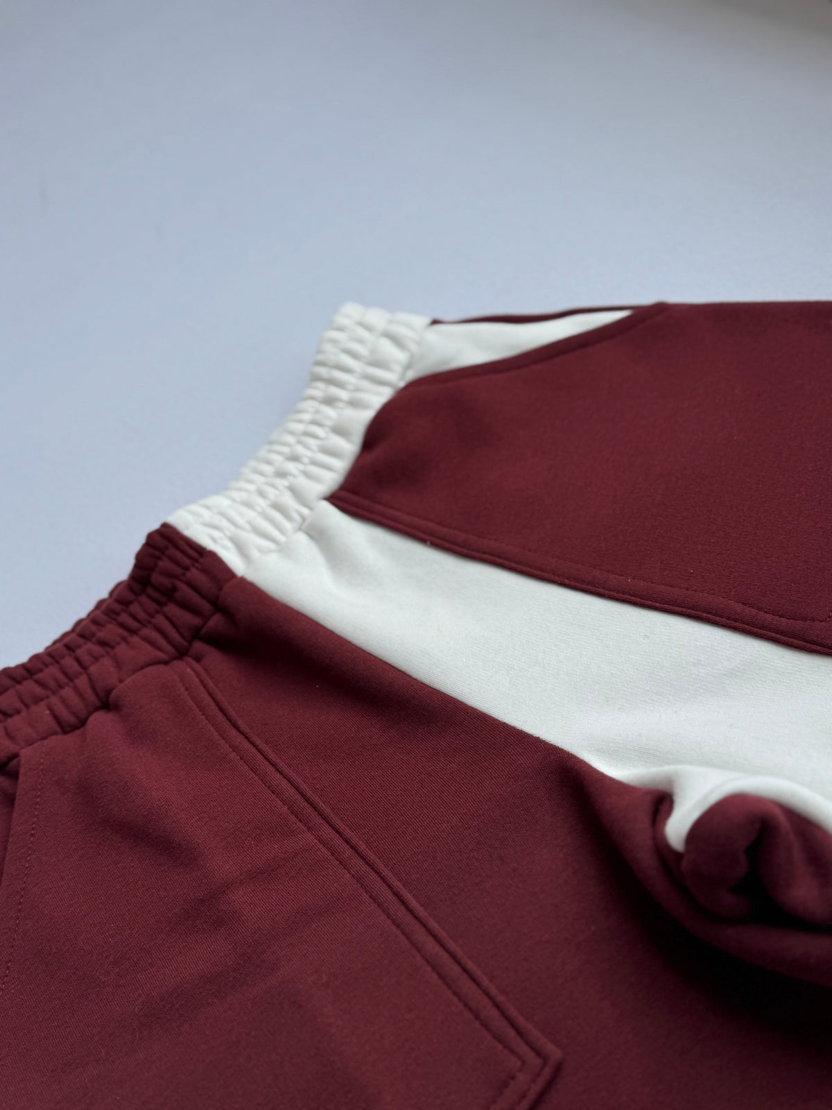 Shorts Bicolor Vino y Blanco