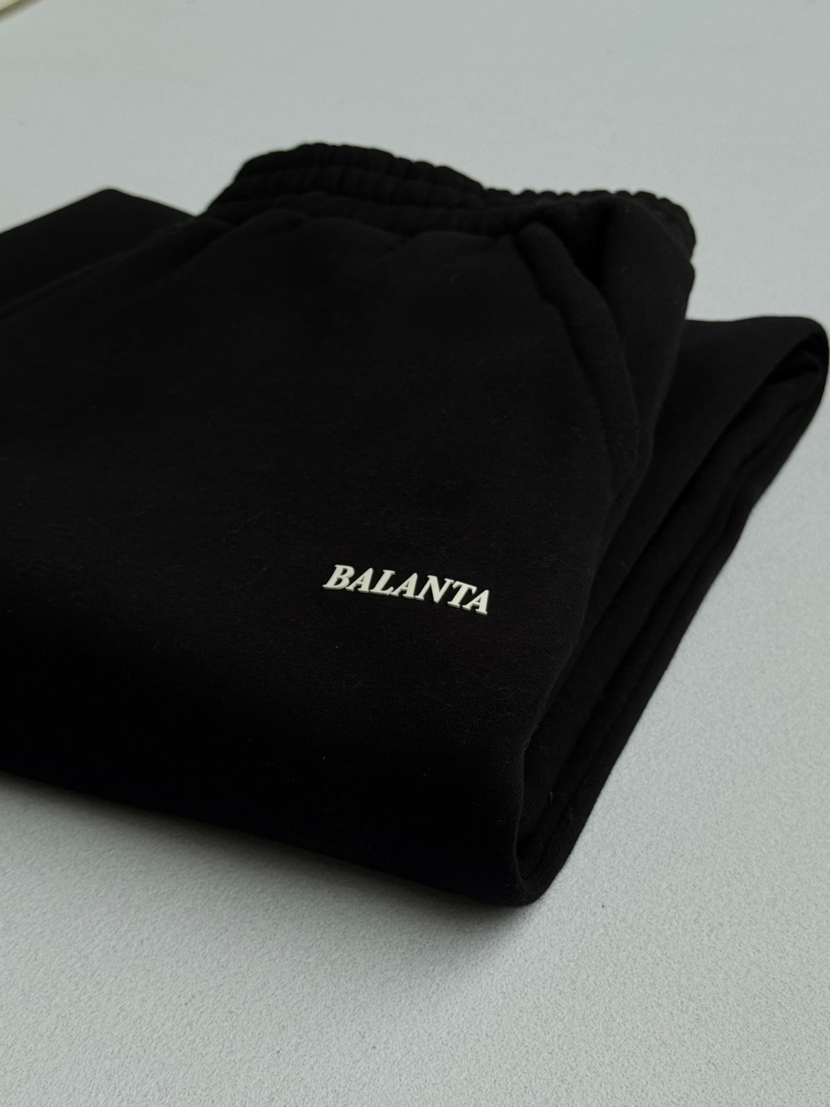 Sudadera Clásica Negra