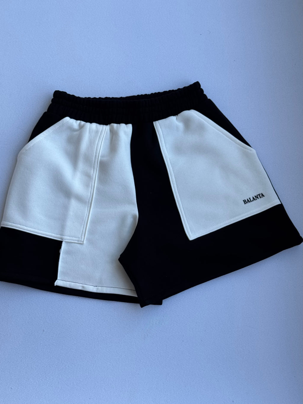 Shorts bicolor Blanco y Negro