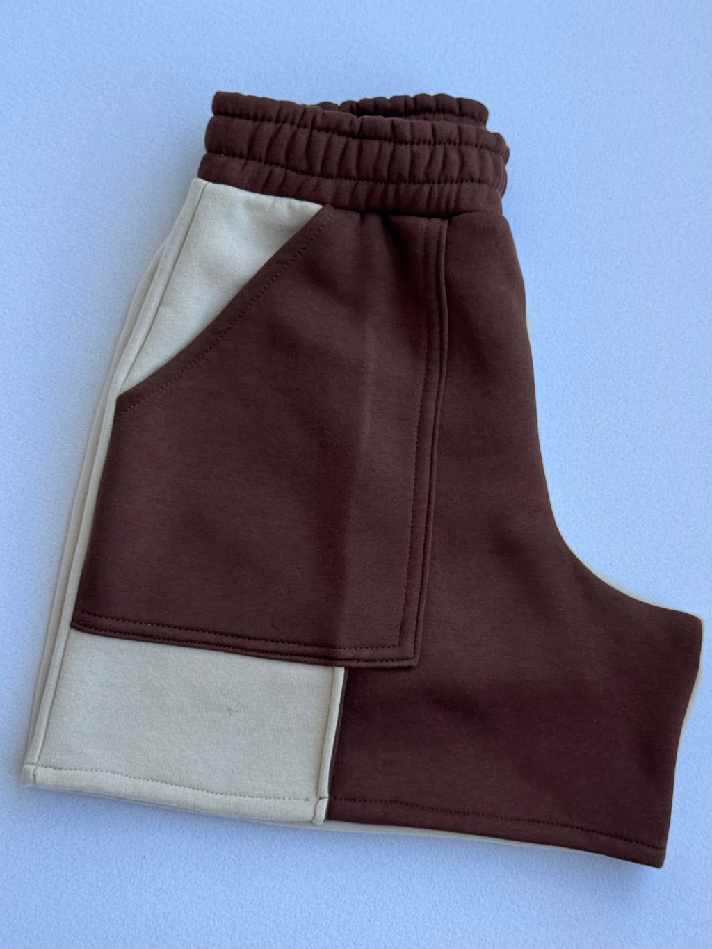 Short Bicolor Arena y Chocolate