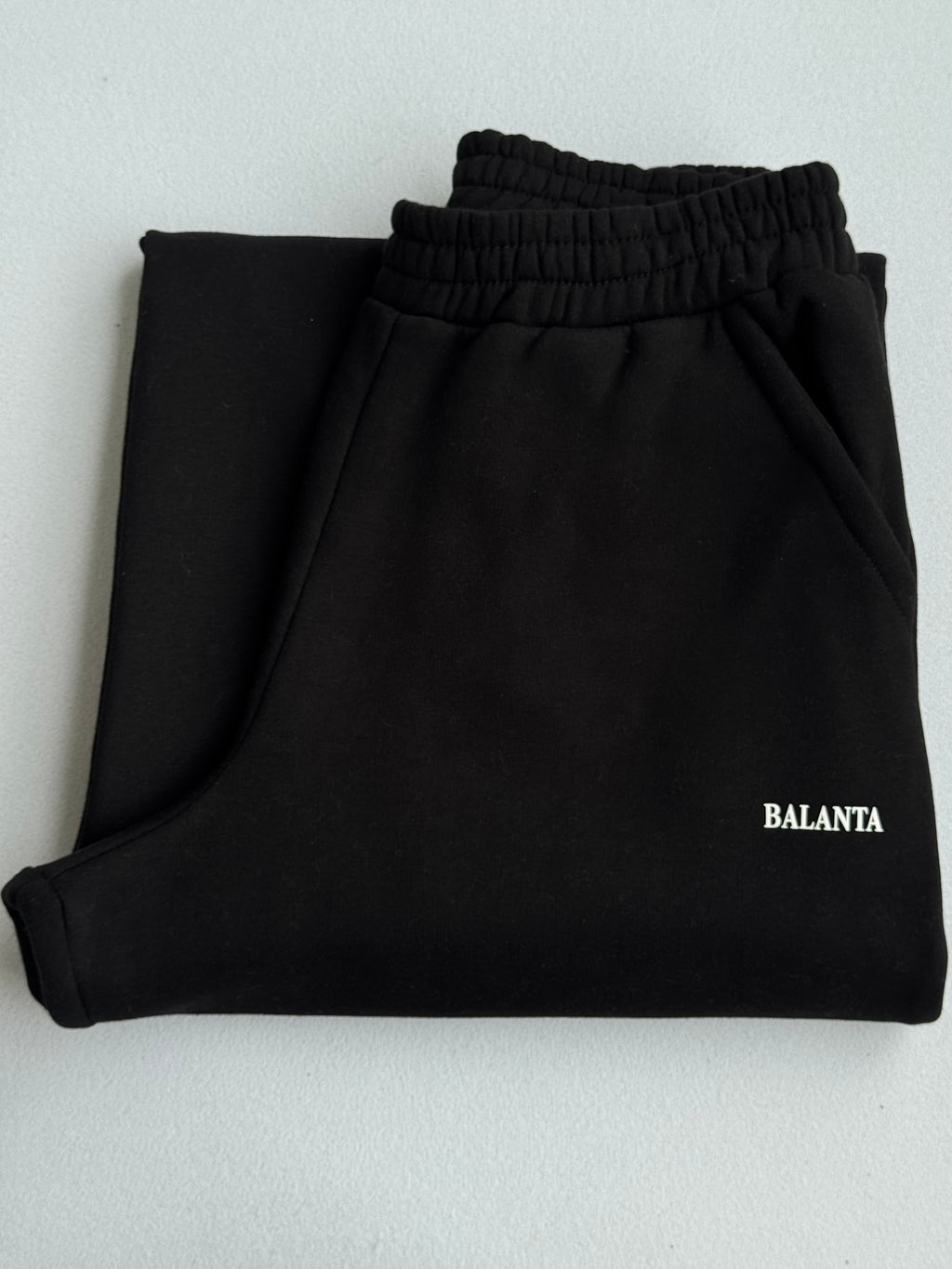 Sudadera Clásica Negra