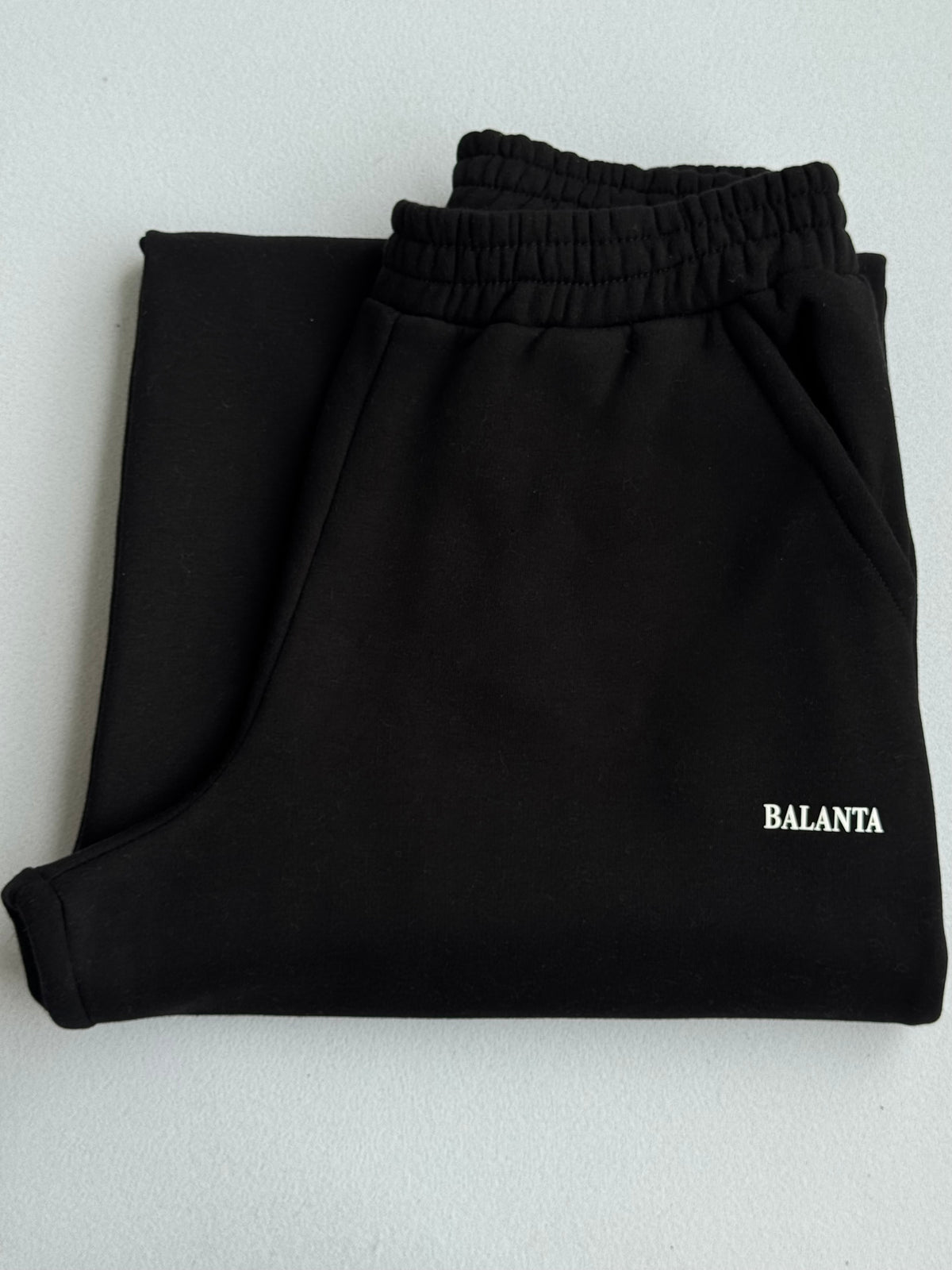 Sudadera Clásica Negra