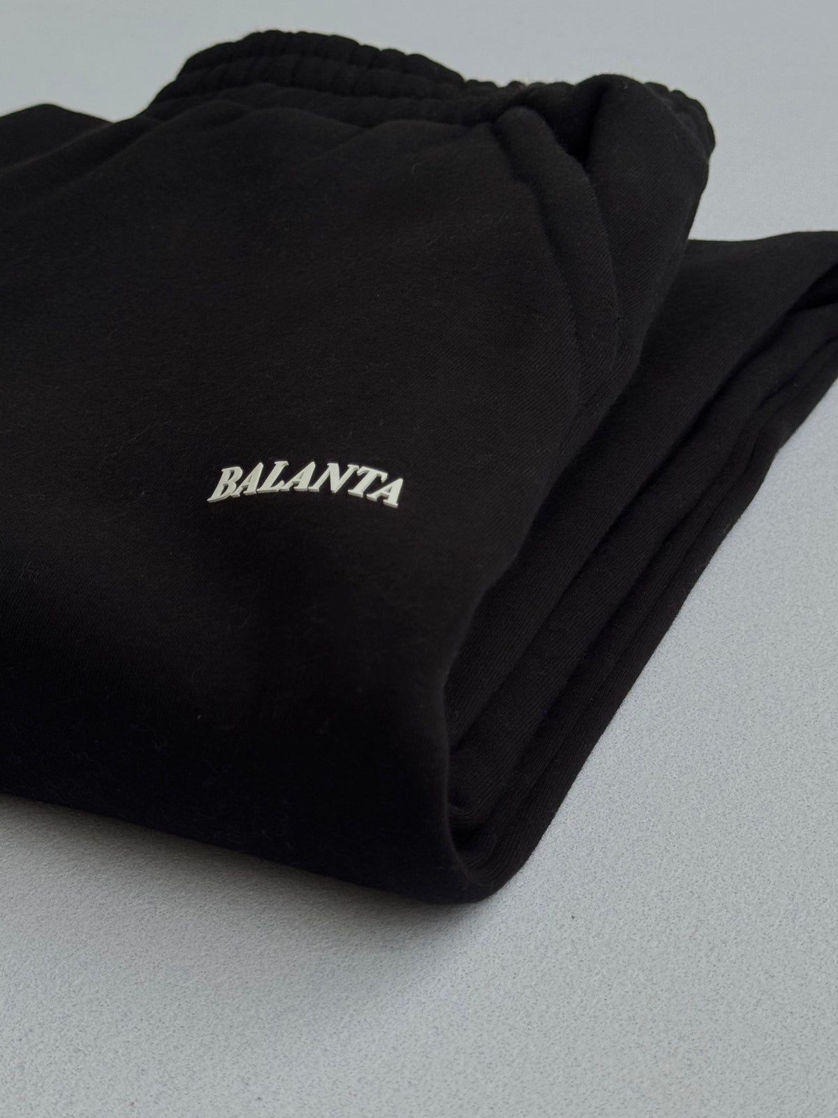 Sudadera Clásica Negra