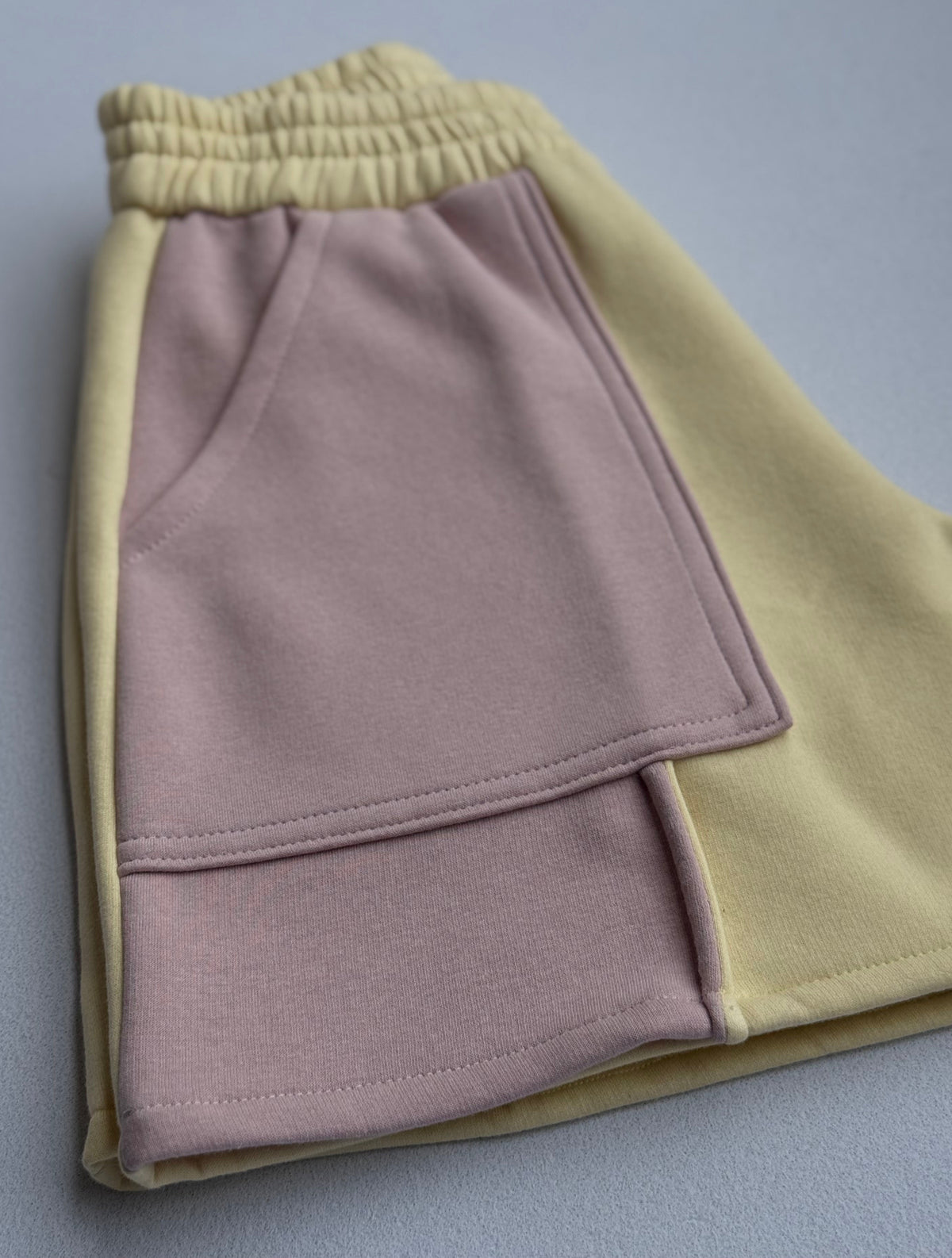 Short Bicolor Rosa y Amarillo