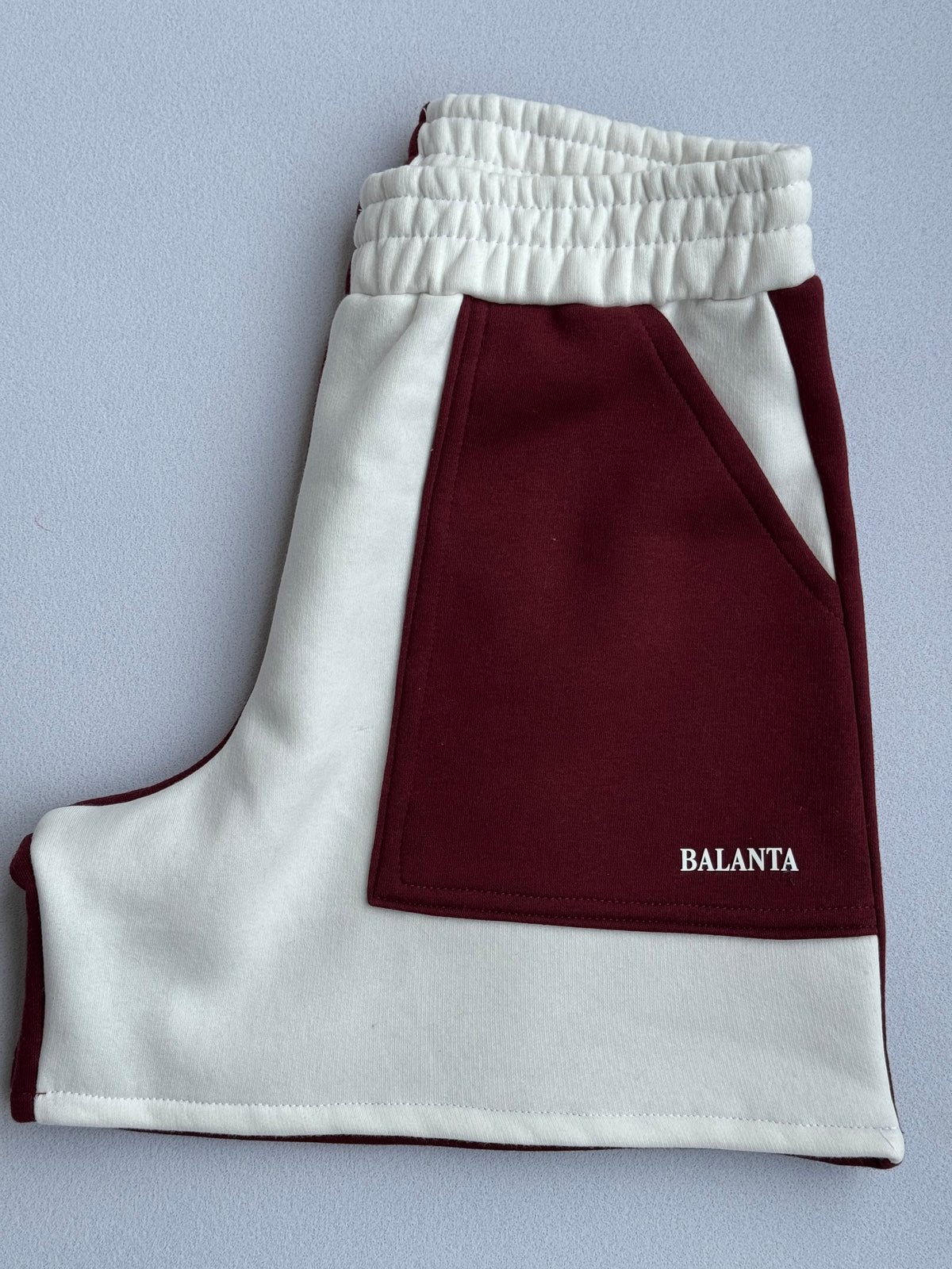 Shorts Bicolor Vino y Blanco