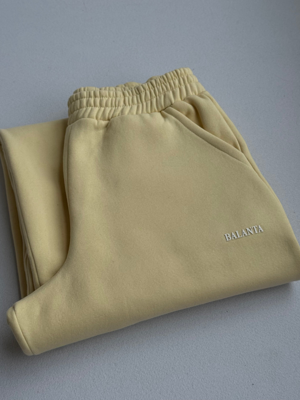 Sudadera Jogger  Clásica Amarilla