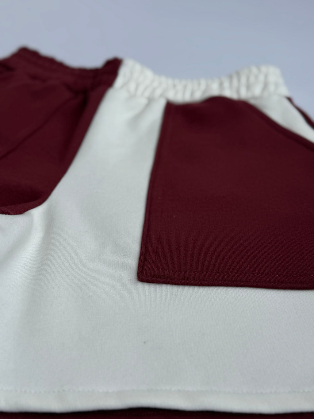 Shorts Bicolor Vino y Blanco