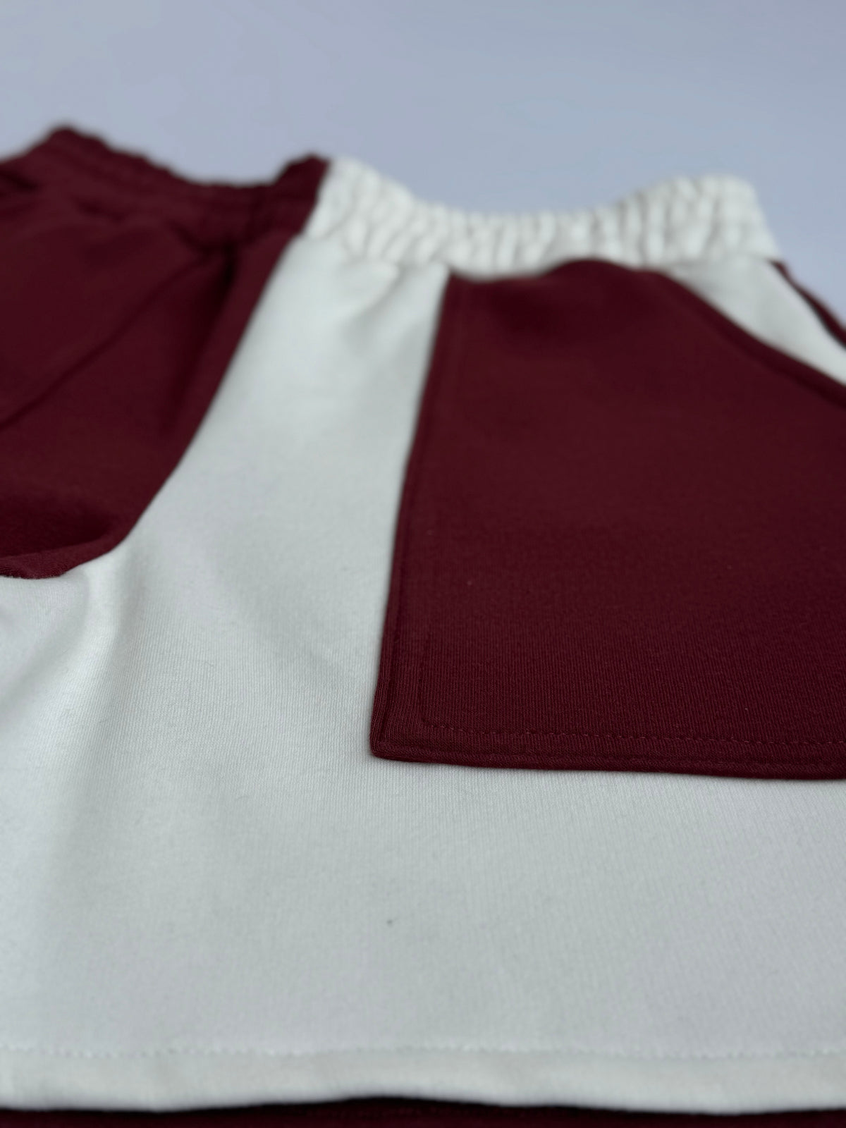 Shorts Bicolor Vino y Blanco